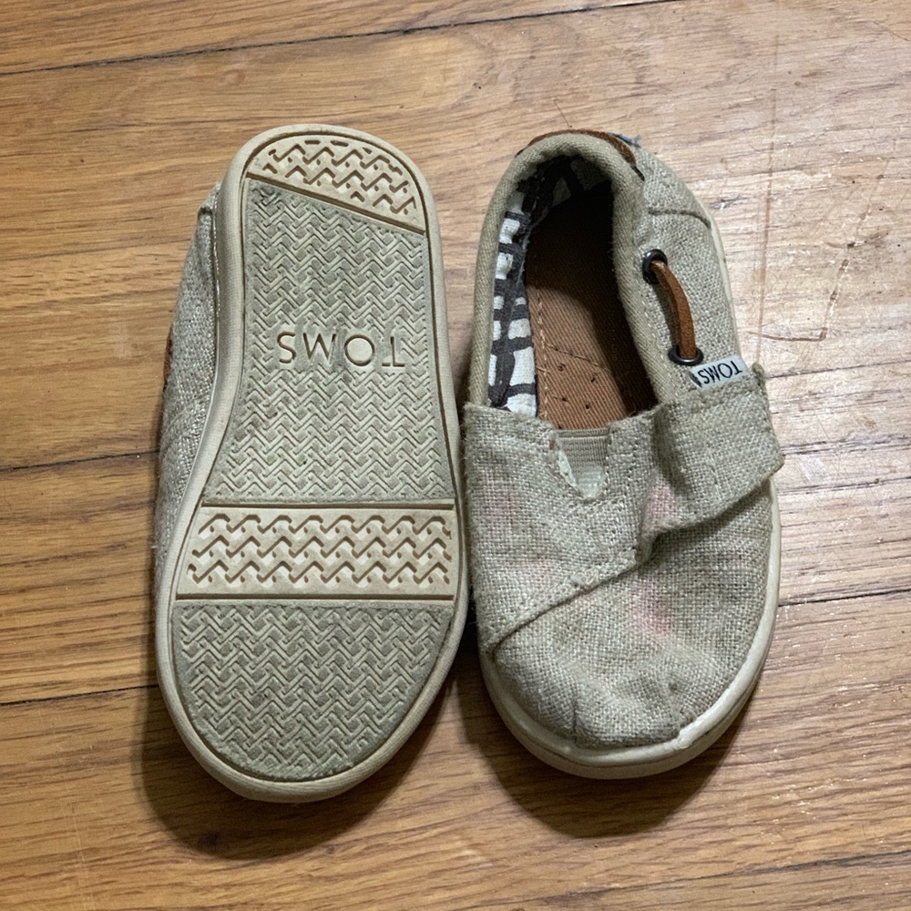 Toms